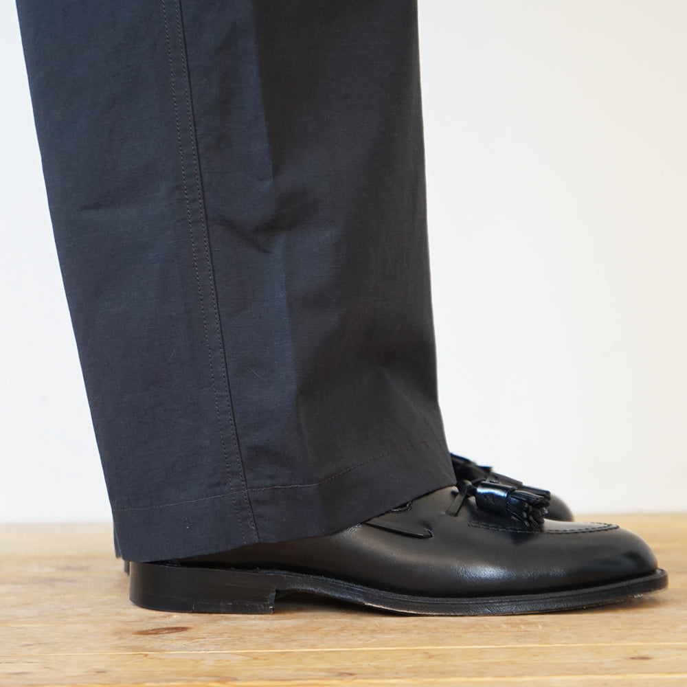 Cale - Cotton Weather Tumbler Finish Belted Pants