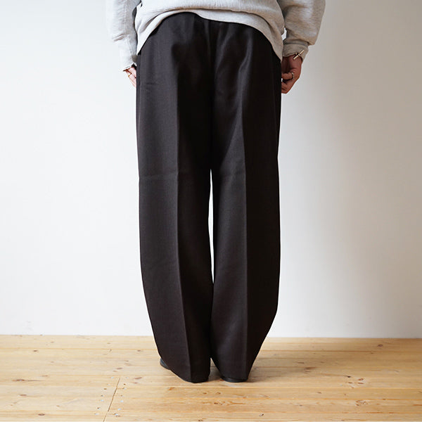 FARAH - TWO-TUCK WIDE TAPERED PANTS (WOOL)