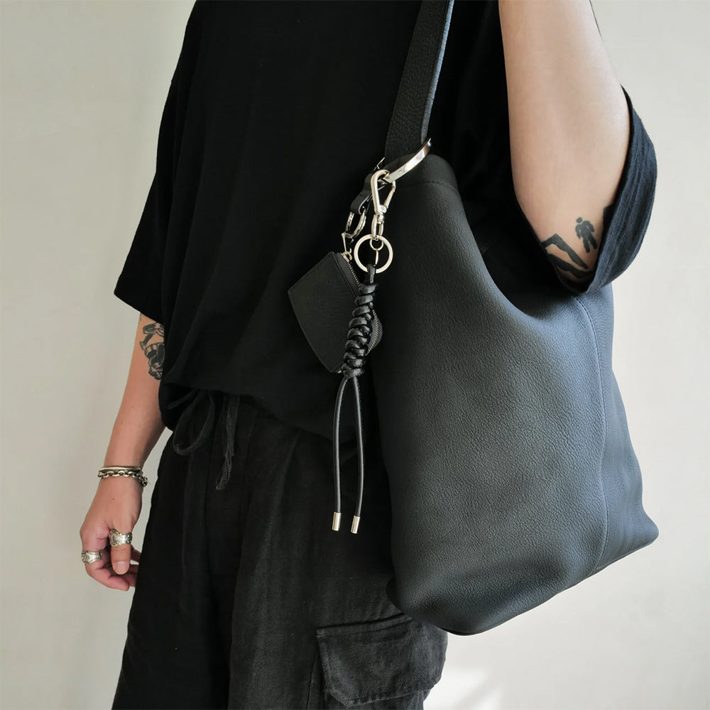 ITTI - MARY BUCKET SHOULDER / DIPLO SKY – IN MY BOOK STORE