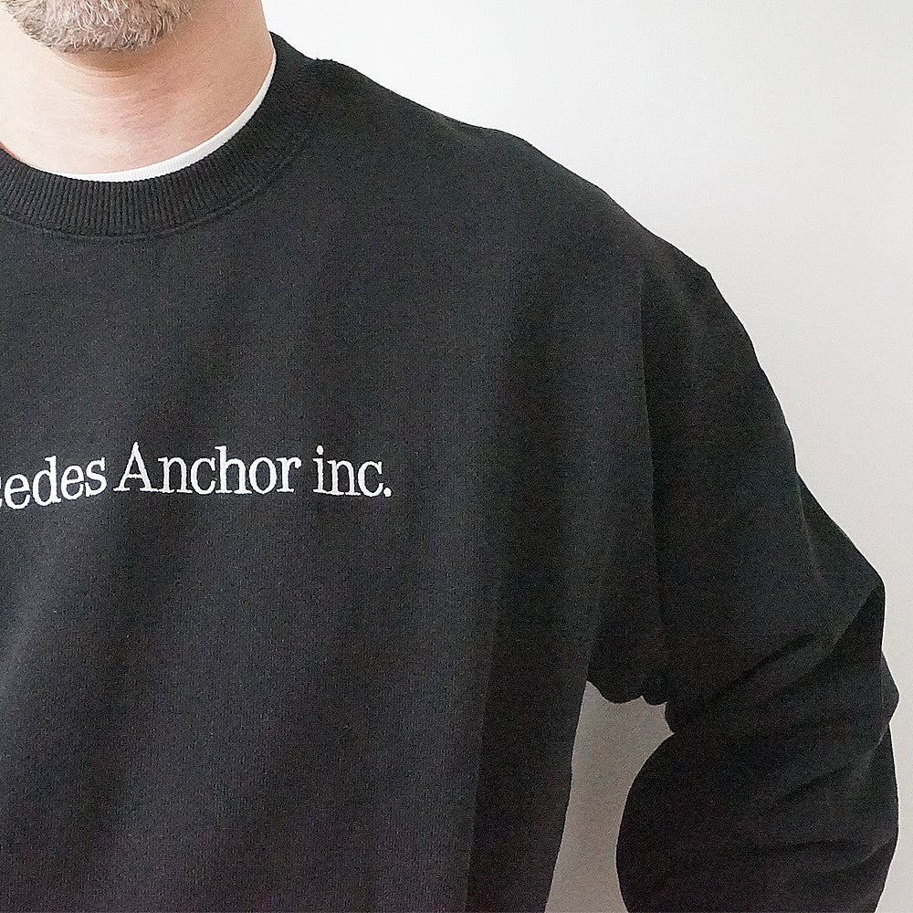 Mercedes Anchor inc. - ONE LINE LOGO CREW SWEAT – IN MY BOOK STORE
