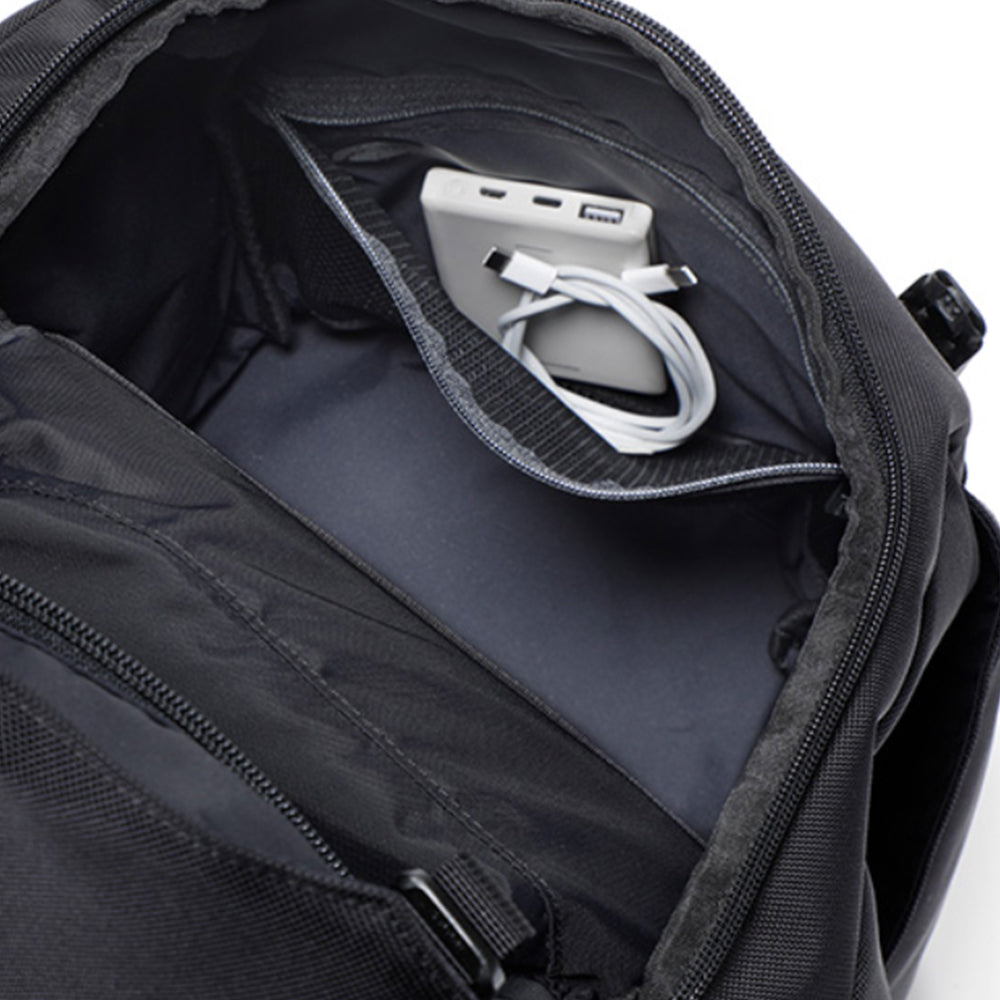 MONOLITH - BACKPACK PRO FLAP L