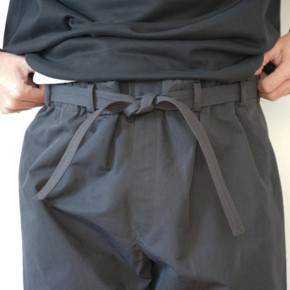 Cale - Cotton Weather Tumbler Finish Belted Pants