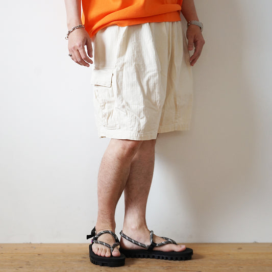 is-ness - Herringbone 6-Pocket Shorts