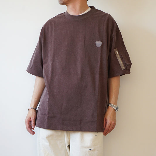 is-ness - Arm Pocket T-Shirt