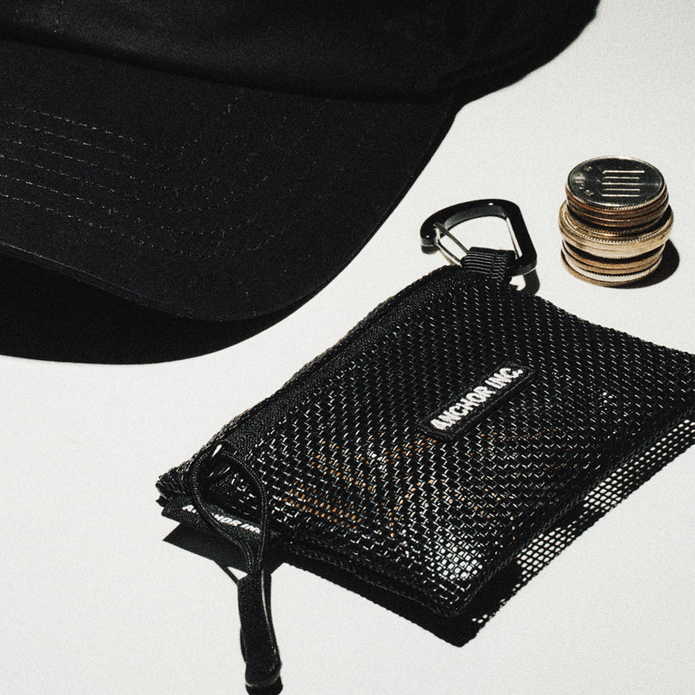 Mercedes Anchor inc. - BOLD LOGO MINI MESH POUCH WITH CARABINER