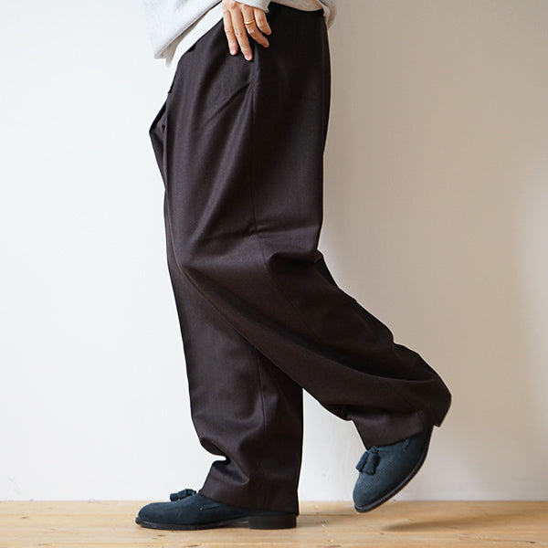 FARAH - TWO-TUCK WIDE TAPERED PANTS (WOOL)