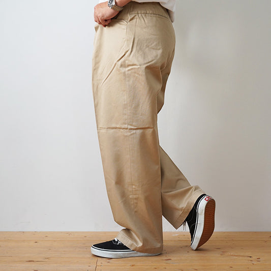 FARAH - TWO-TUCK WIDE TAPERED PANTS