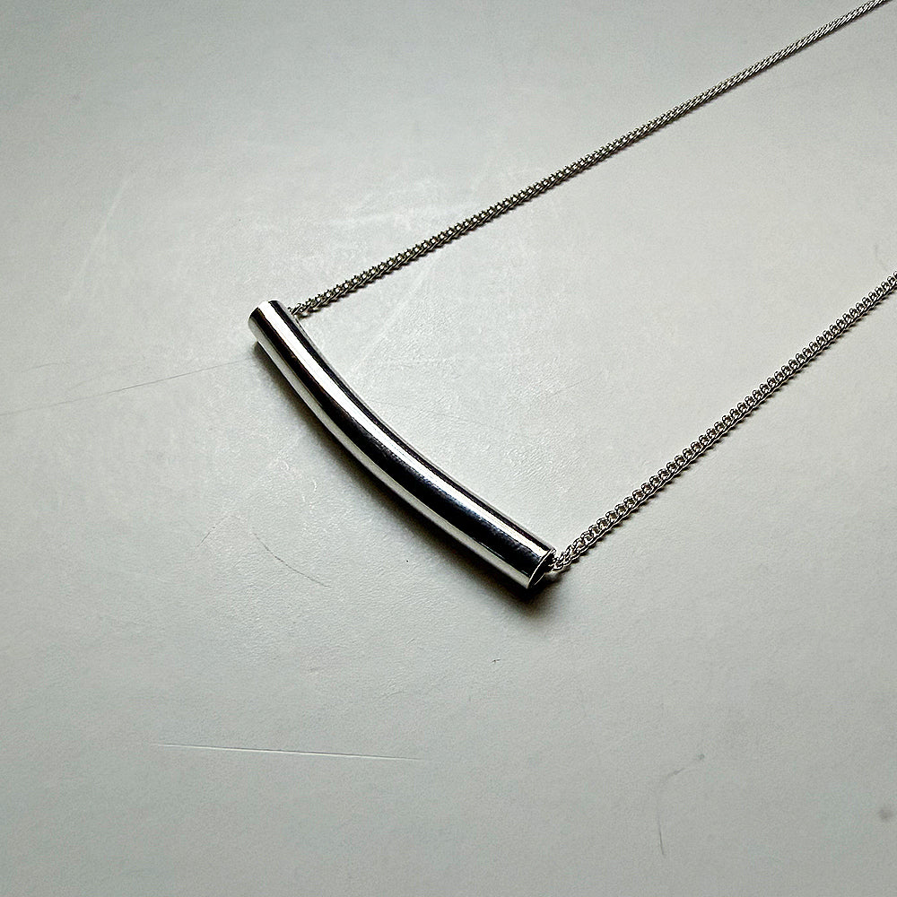 END CUSTOM JEWELLERS - Smile Bar / Necklace